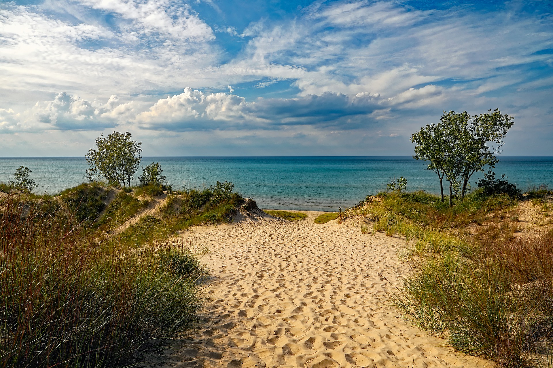 Hit the Road: Epic Midwest Road Trips You’ve Gotta Try
