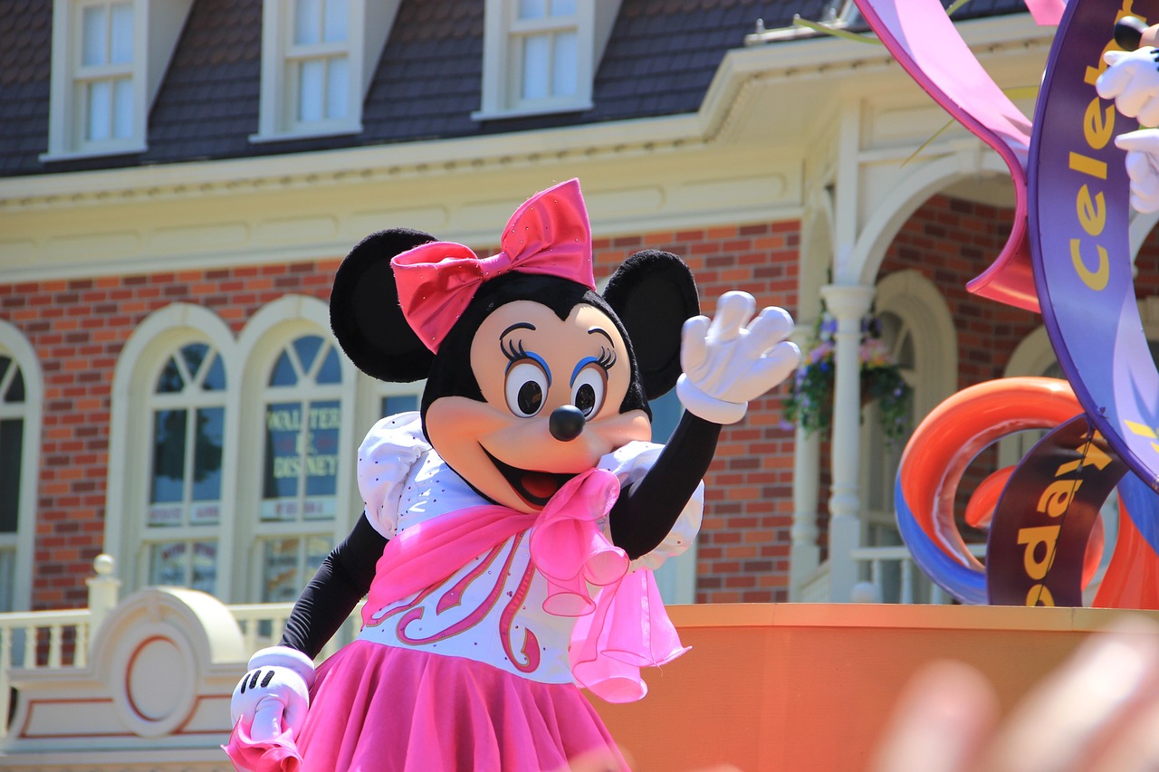 Gifts for Disney Lovers That Are So Magical They’ll Think You Wished Upon a Star