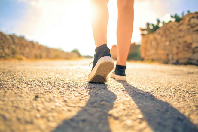 4 Best Travel Sneakers for Women