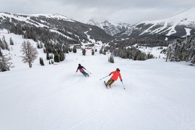 Budget-friendly vs. Splurge-worthy: Canadian Rockies Ski Vacation